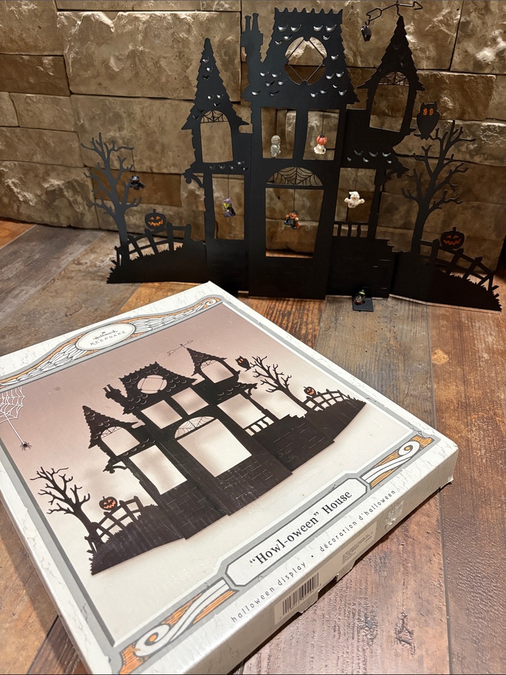 2007 Hallmark Howl-oween House Decorative Display